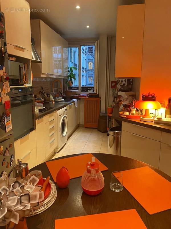 Appartement à PARIS-17E