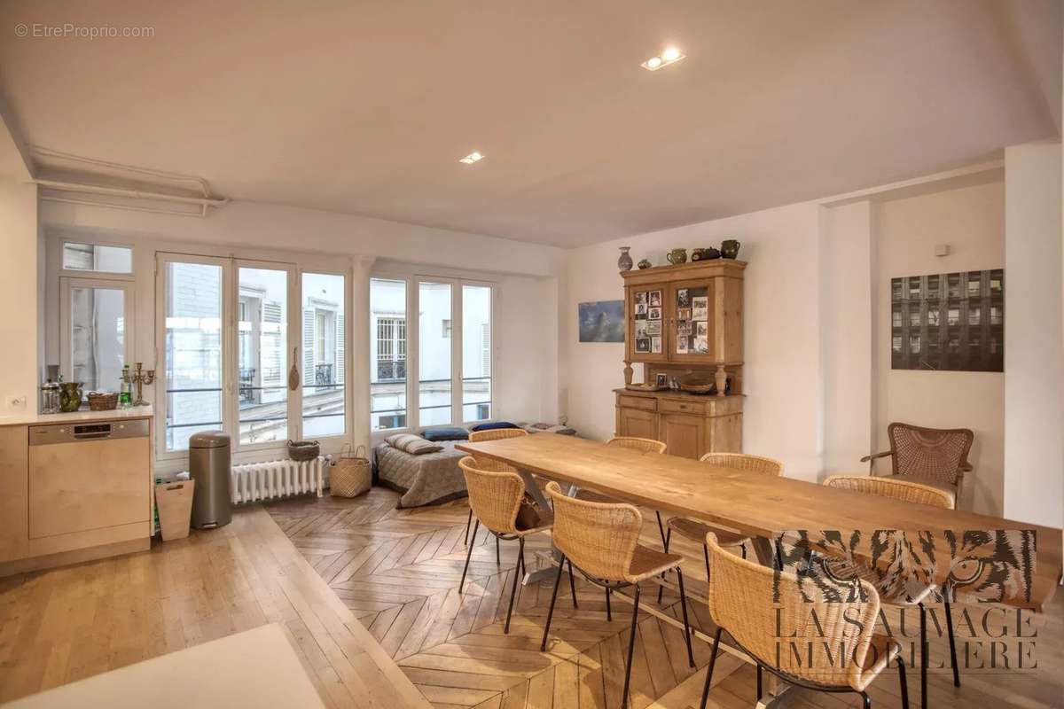 Appartement à PARIS-10E