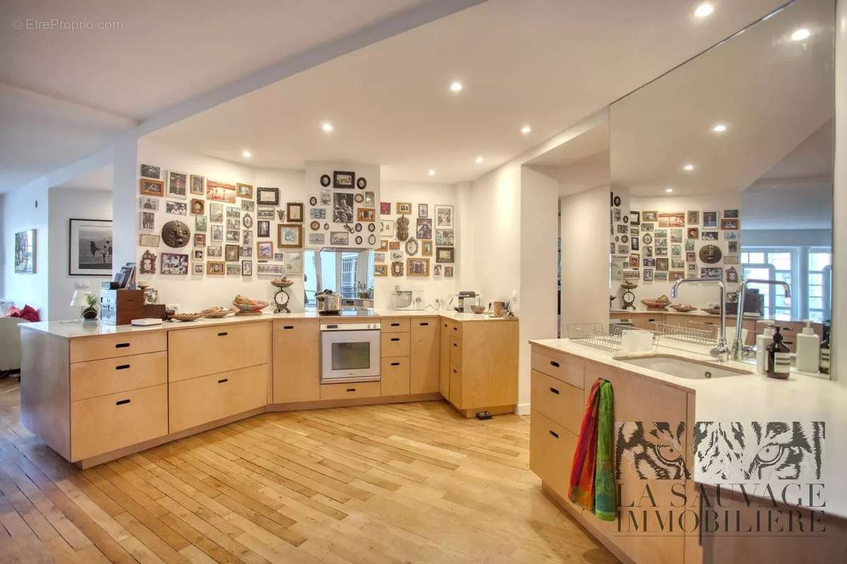 Appartement à PARIS-10E