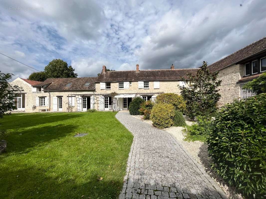 Maison à FONTAINEBLEAU