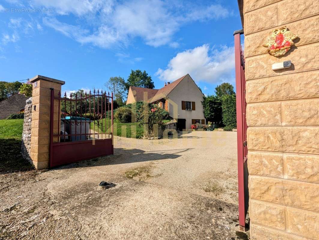 Maison à THOREY-SUR-OUCHE