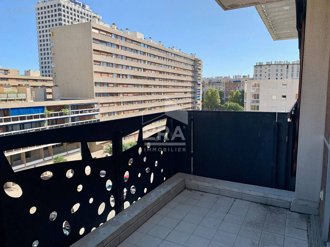 Appartement à MARSEILLE-6E