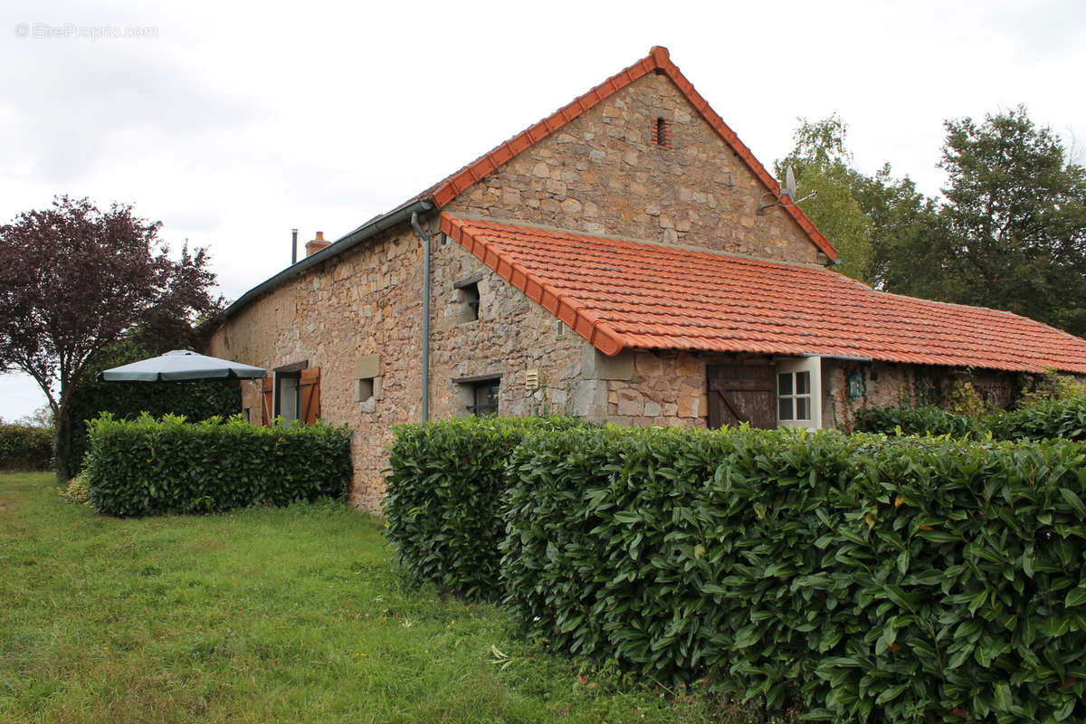 Maison à LOUROUX-BOURBONNAIS