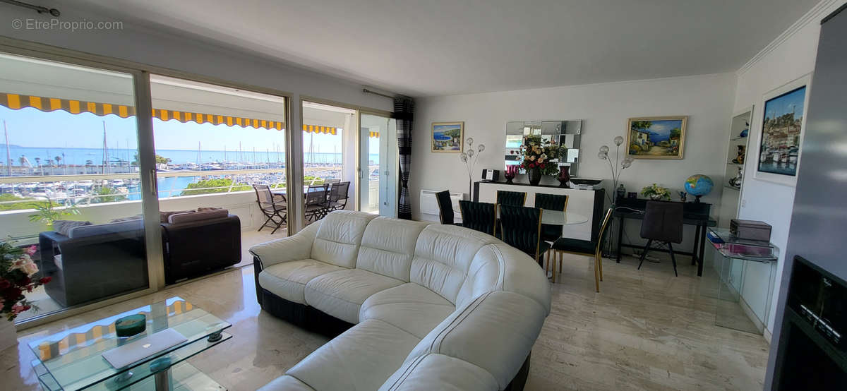 Appartement à VILLENEUVE-LOUBET