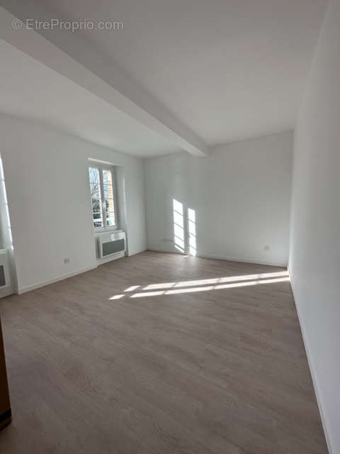 Appartement à DREMIL-LAFAGE