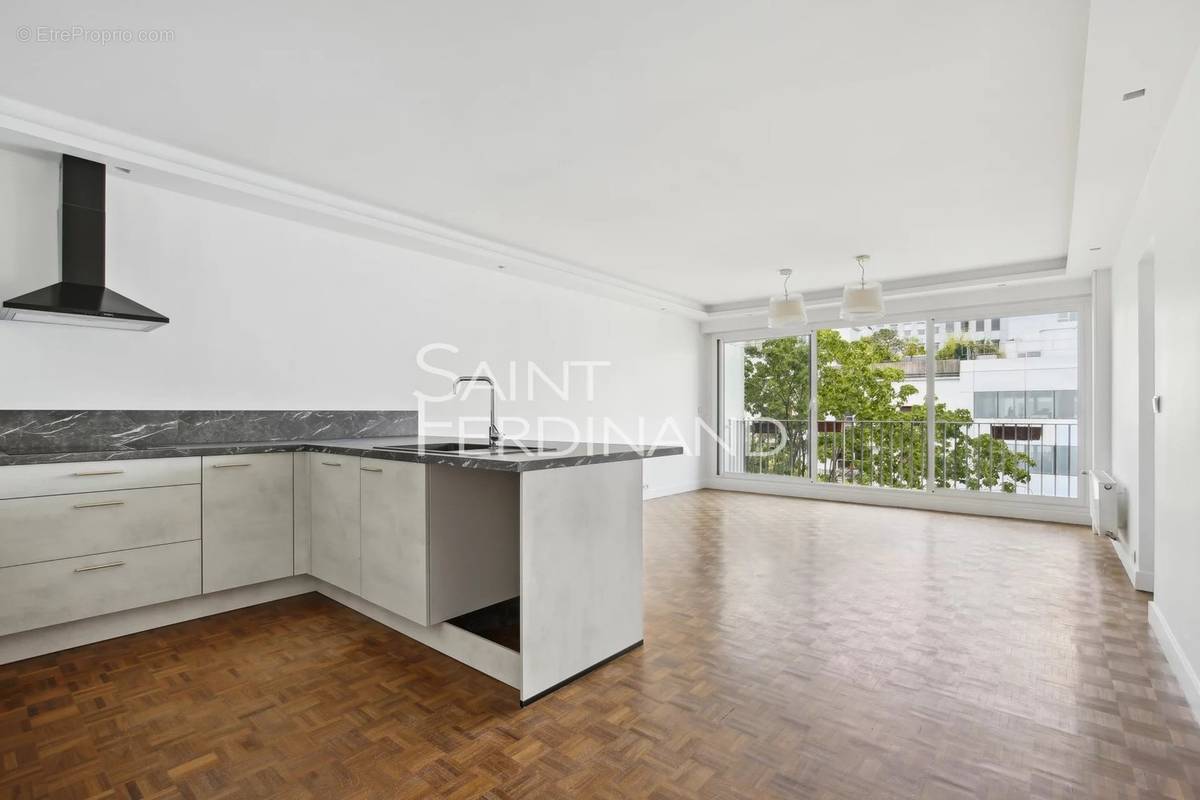 Appartement à NEUILLY-SUR-SEINE