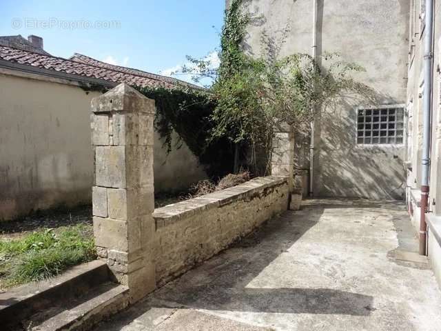 Maison à COULONGES-SUR-L&#039;AUTIZE