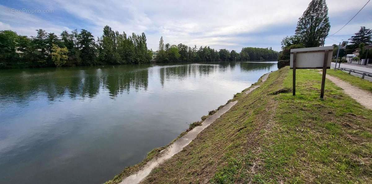 Terrain à PONTOISE