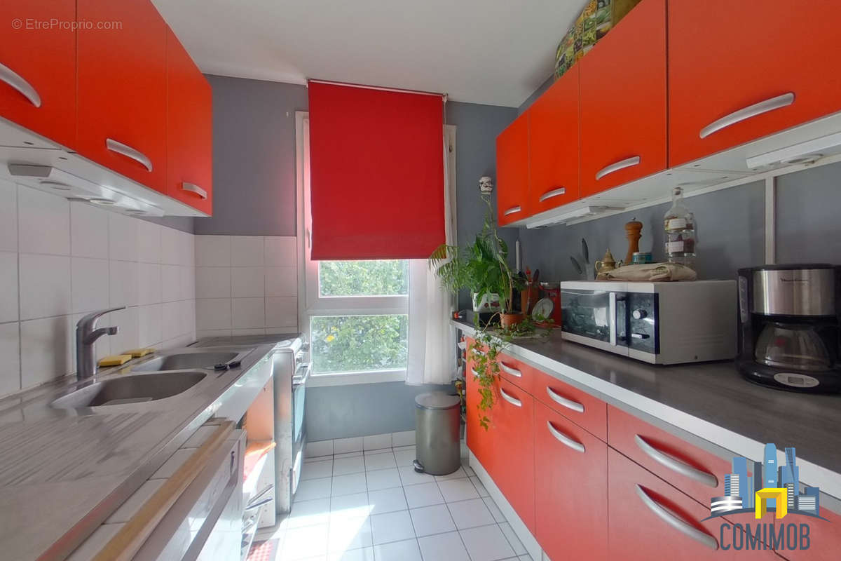 Appartement à COURBEVOIE