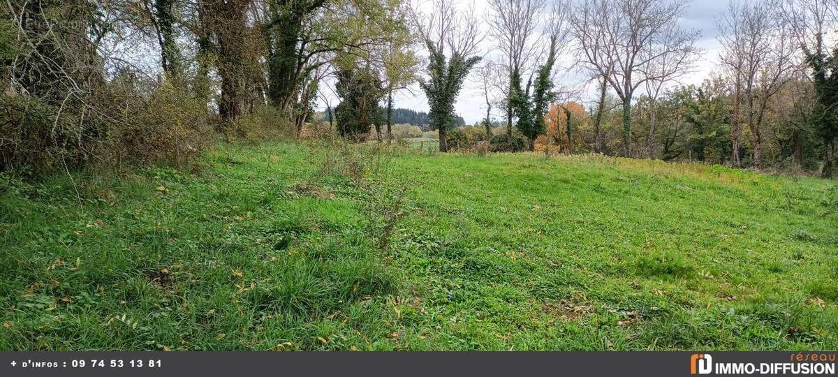 Terrain à CREMEAUX