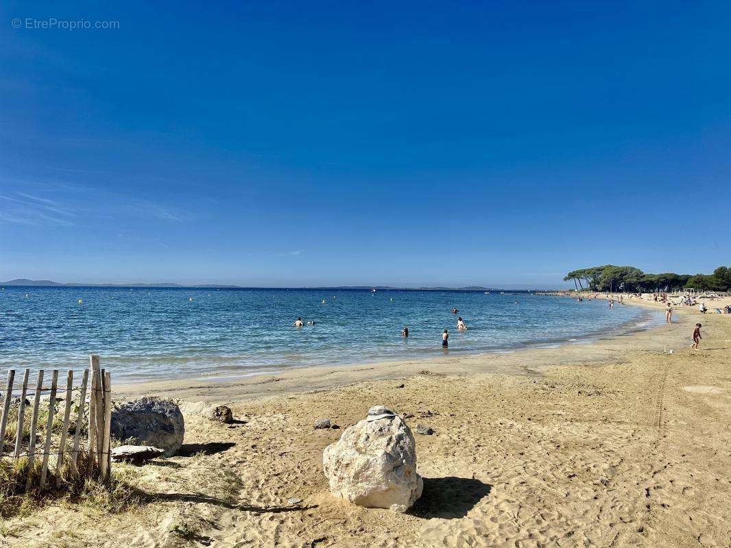 Appartement à LA LONDE-LES-MAURES