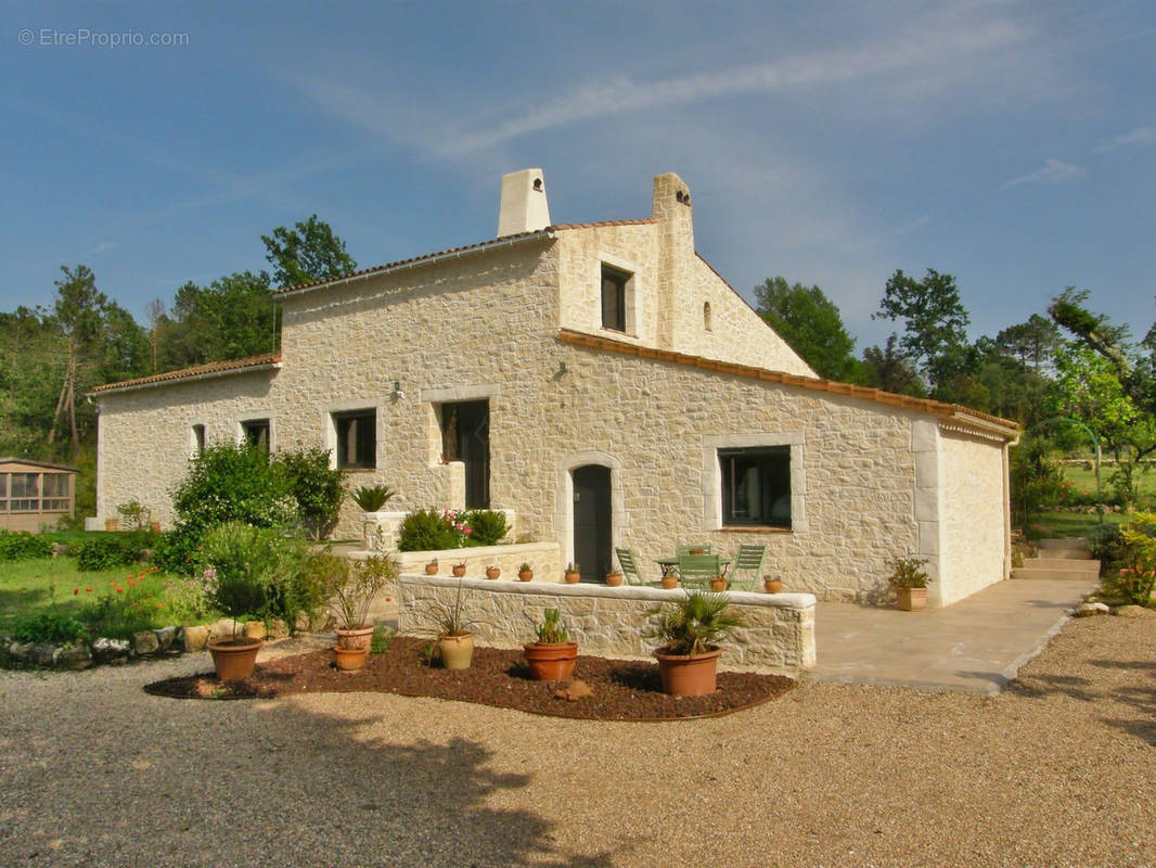 Maison à BAGNOLS-EN-FORET