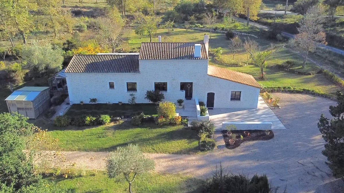 Maison à BAGNOLS-EN-FORET