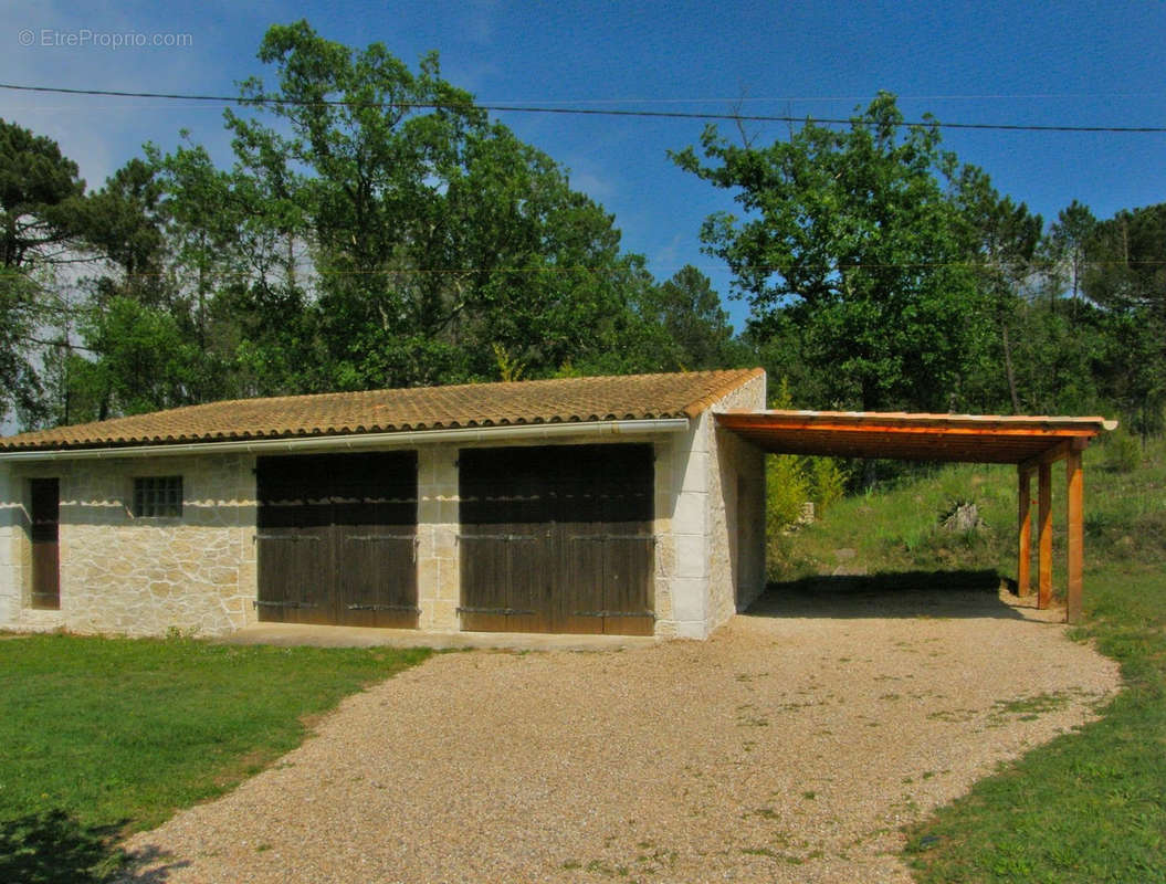 Maison à BAGNOLS-EN-FORET