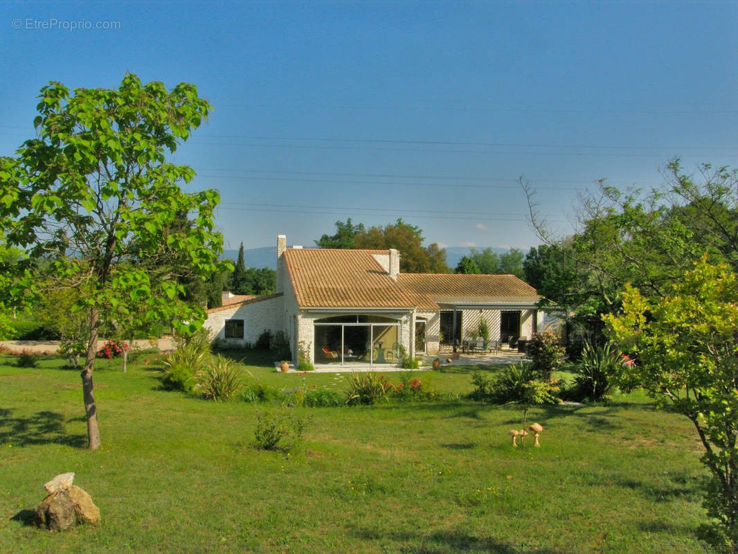 Maison à BAGNOLS-EN-FORET