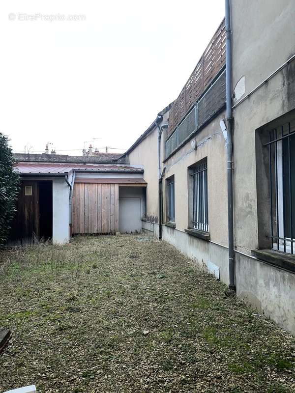 Appartement à BRIENON-SUR-ARMANCON