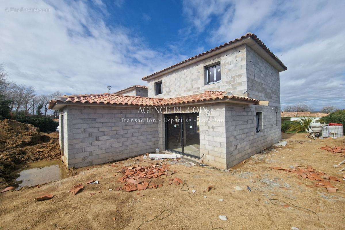 Maison à ROQUEBRUNE-SUR-ARGENS