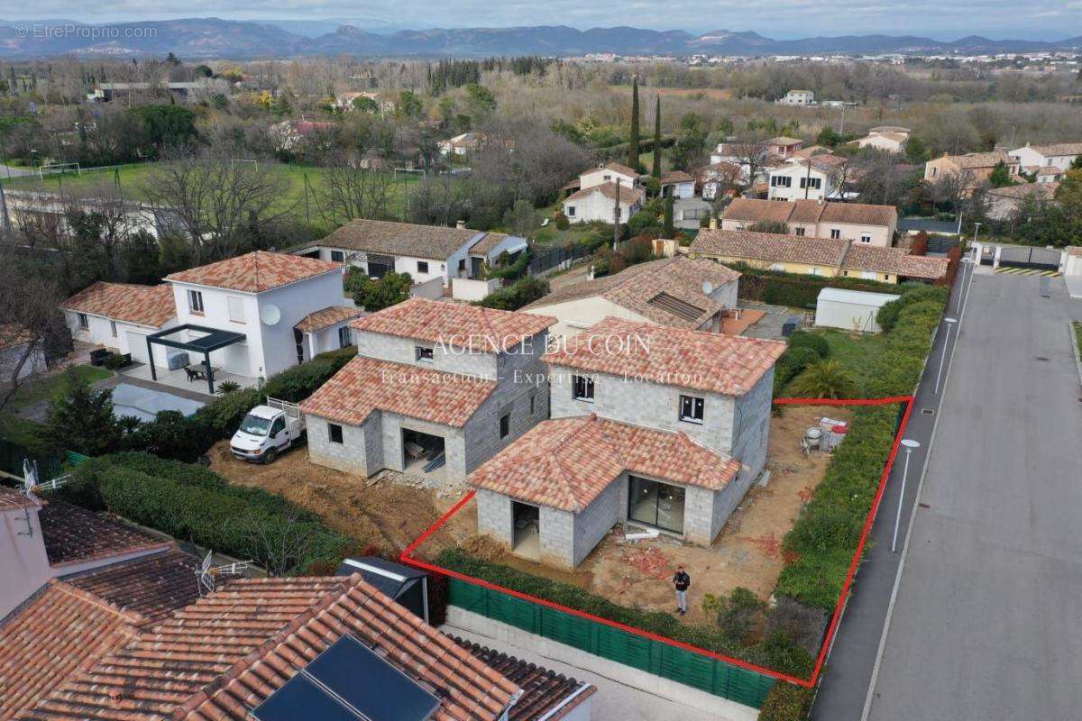 Maison à ROQUEBRUNE-SUR-ARGENS