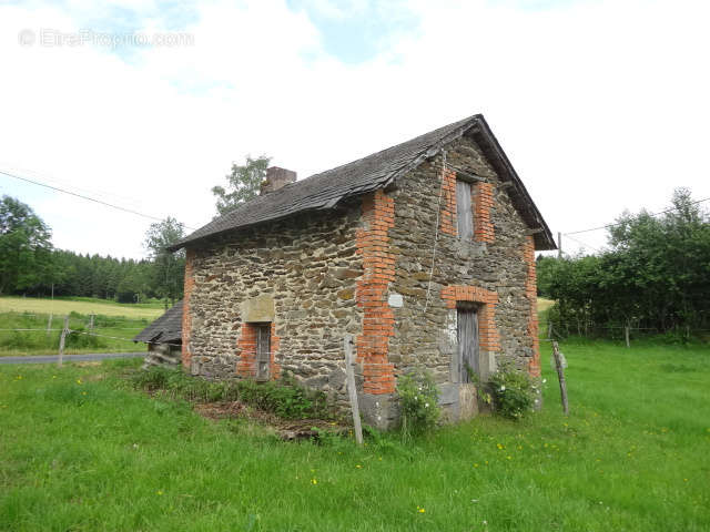 Maison à BRIFFONS