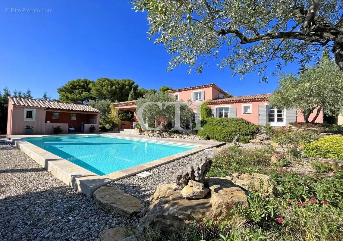 Maison à VAISON-LA-ROMAINE