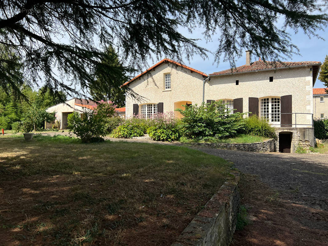 Maison à SAVIGNE