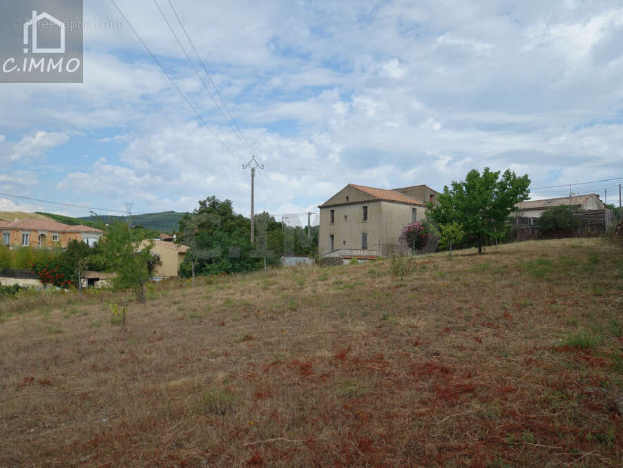 Terrain à FAUGERES