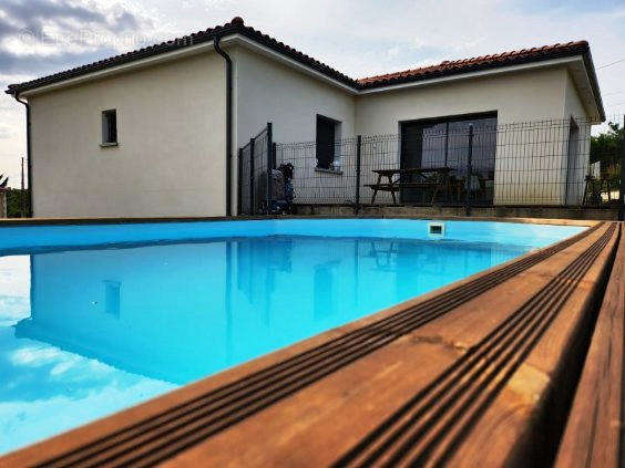 Piscine pool - Maison à CASTERA-VERDUZAN