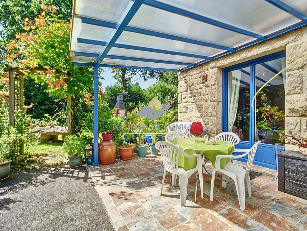 terrasse - Maison à SAINT-NICOLAS-DU-PELEM