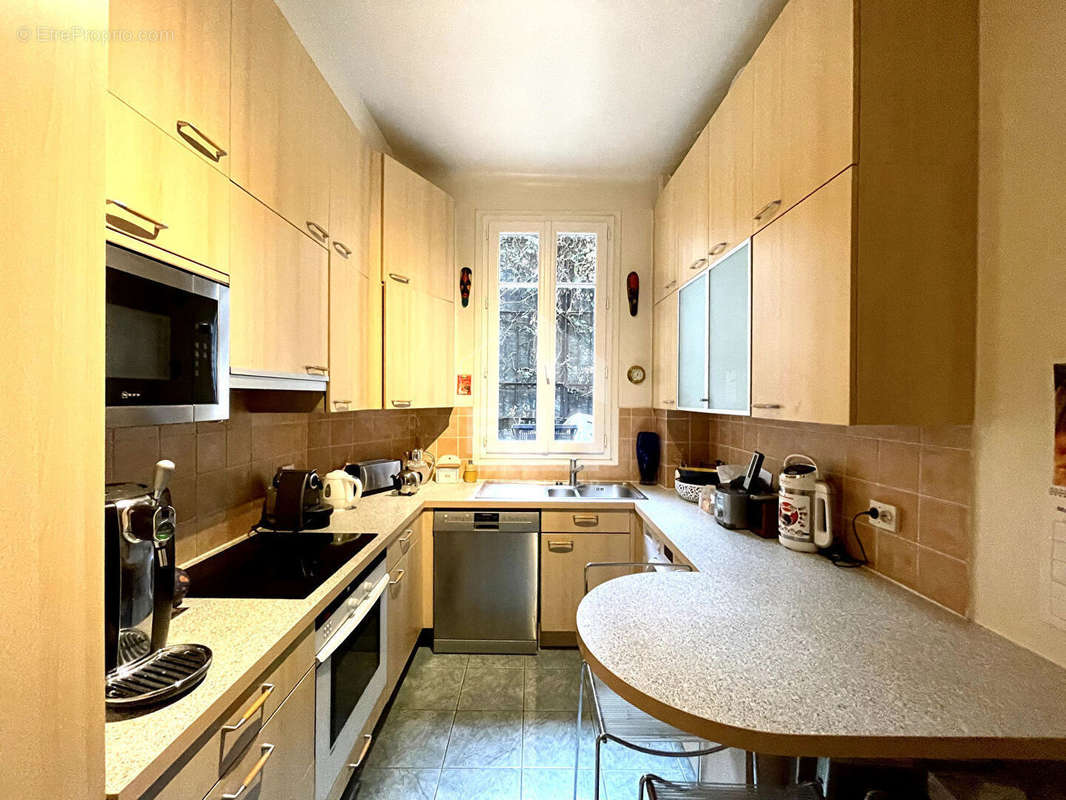 Appartement à PARIS-15E