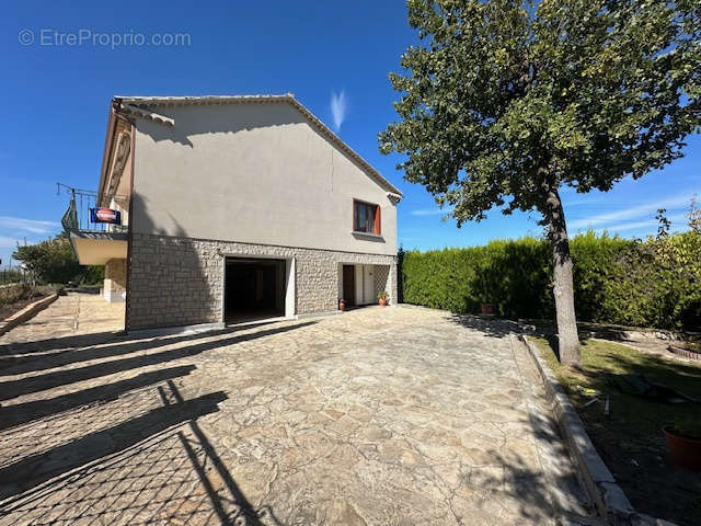 Maison à SAINT-PAUL-TROIS-CHATEAUX