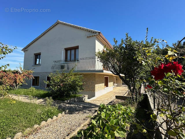 Maison à SAINT-PAUL-TROIS-CHATEAUX