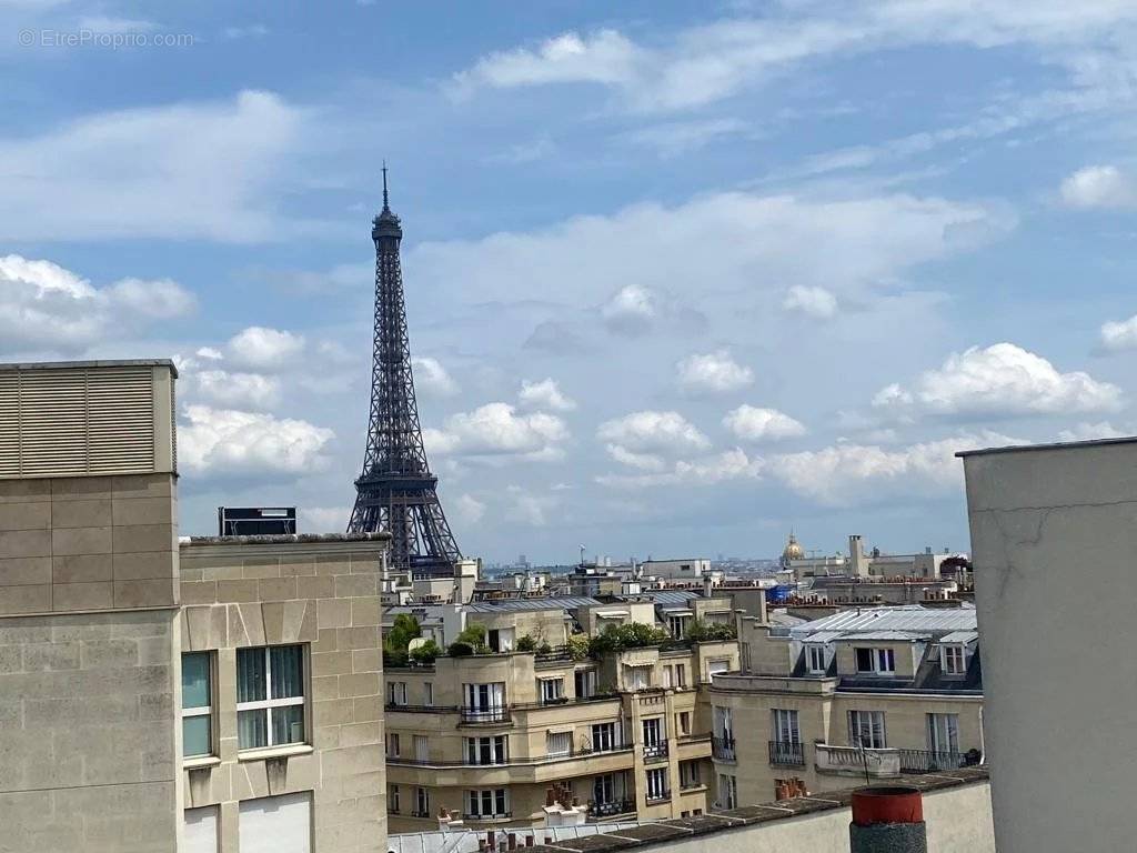 Appartement à PARIS-16E