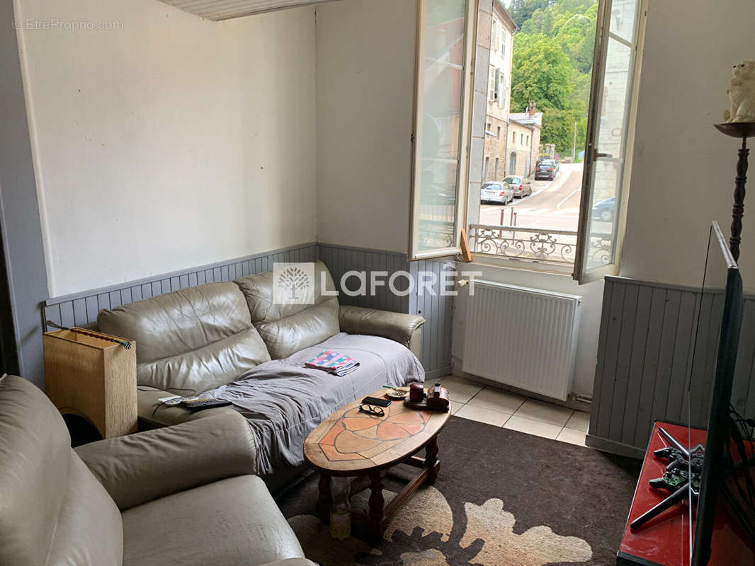 Appartement à SALINS-LES-BAINS