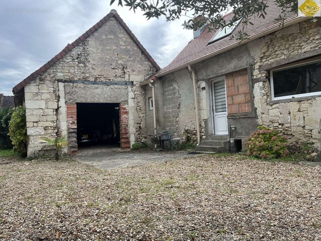 Maison à YZEURES-SUR-CREUSE