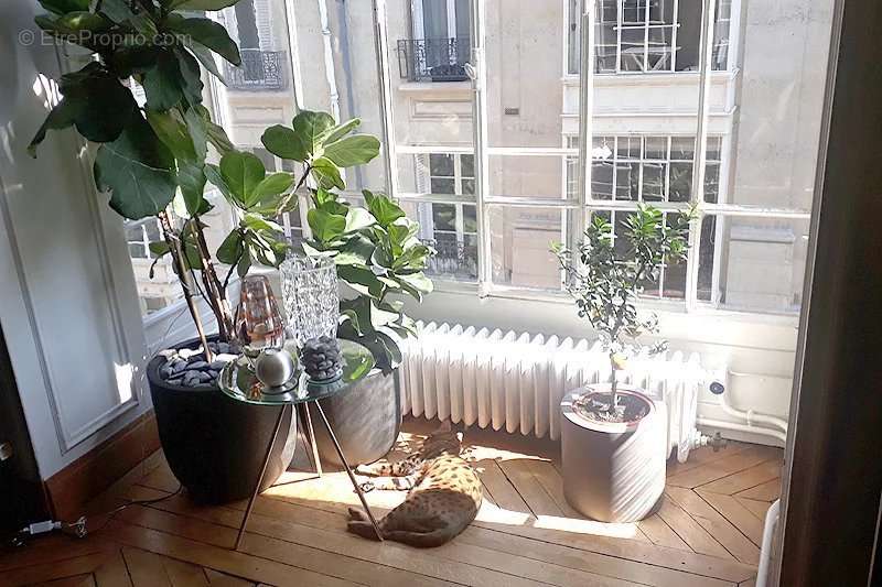 Appartement à PARIS-16E