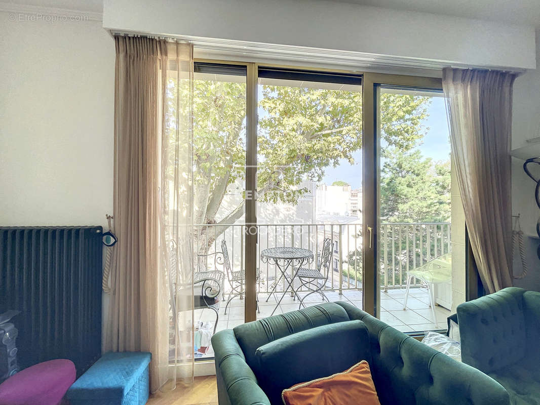 Appartement à NEUILLY-SUR-SEINE