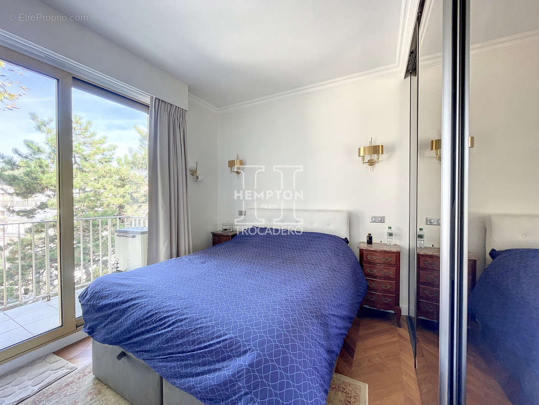 Appartement à NEUILLY-SUR-SEINE