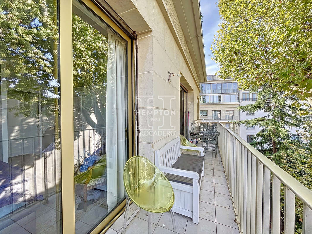 Appartement à NEUILLY-SUR-SEINE