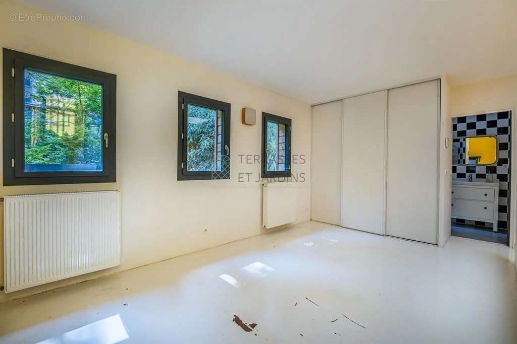 Appartement à PARIS-19E