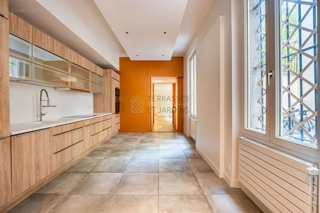 Appartement à PARIS-19E