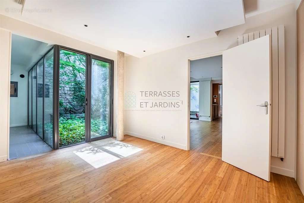 Appartement à PARIS-19E