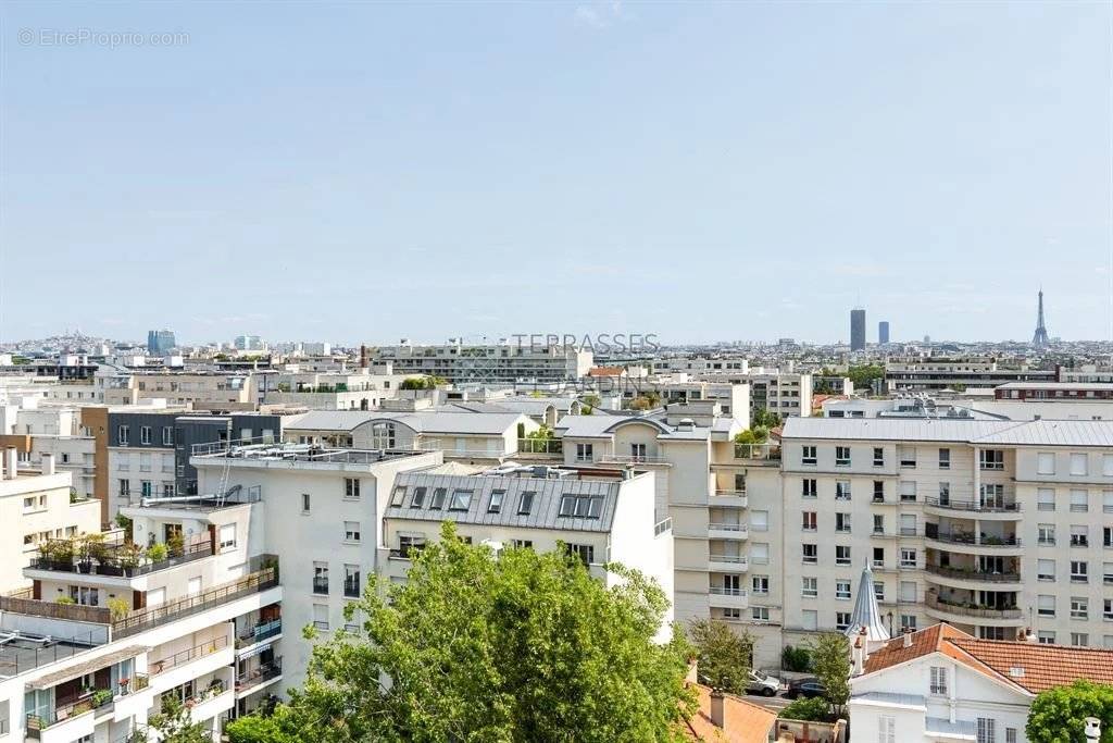 Appartement à COURBEVOIE