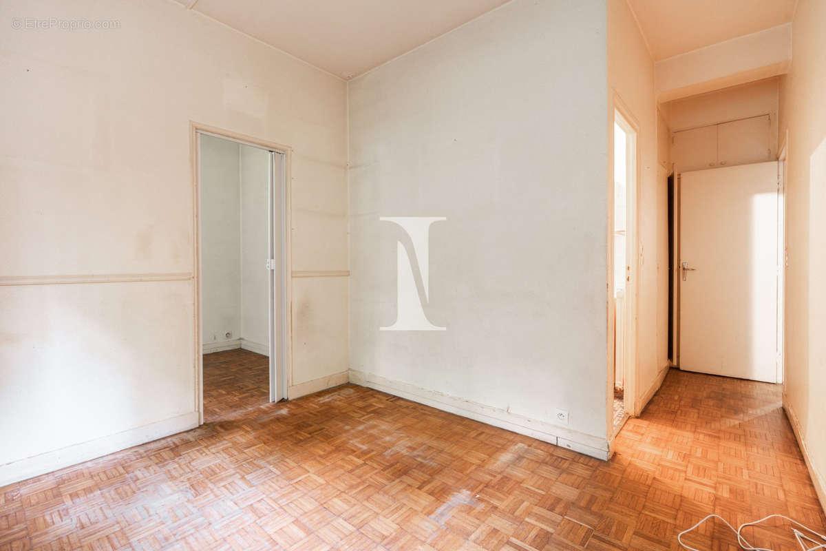 Appartement à PARIS-14E