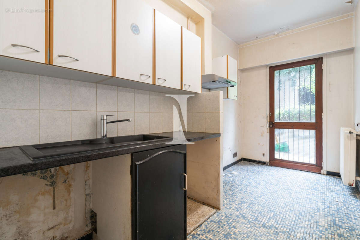 Appartement à PARIS-14E