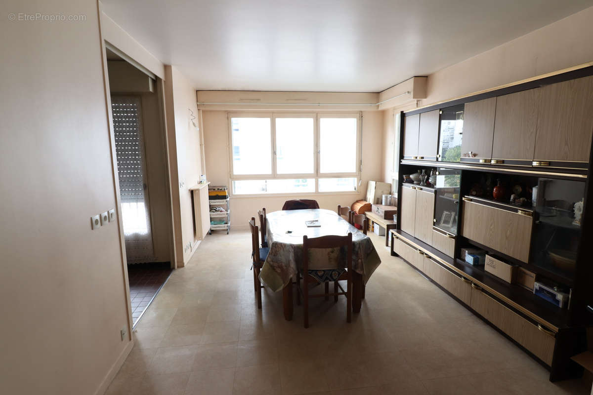 Appartement à PARIS-14E