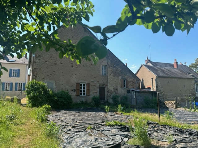 Maison à MONTREUILLON