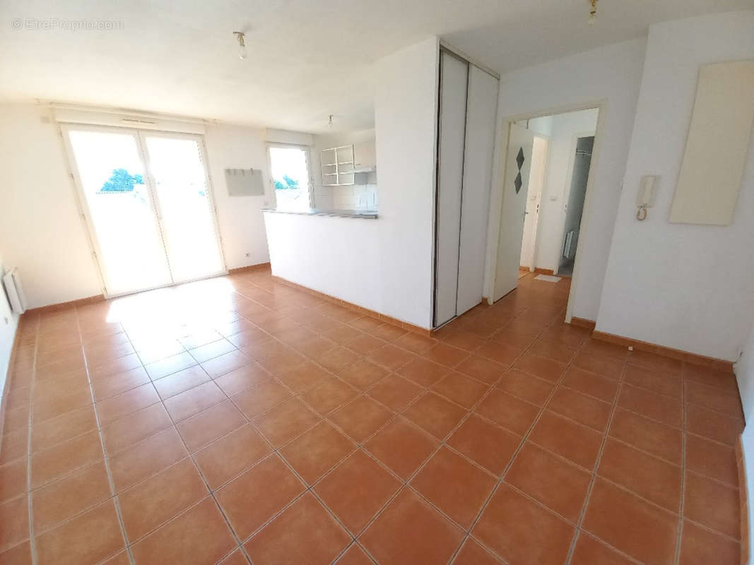 Appartement à FROUZINS