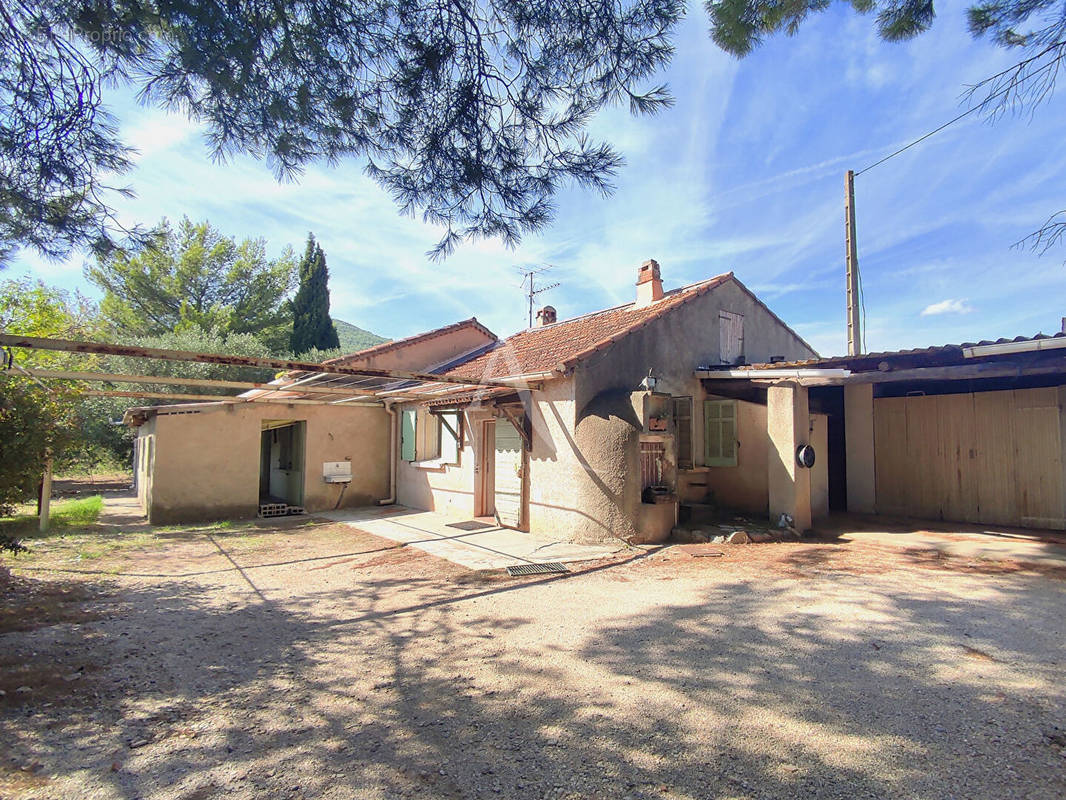 Maison à CUERS