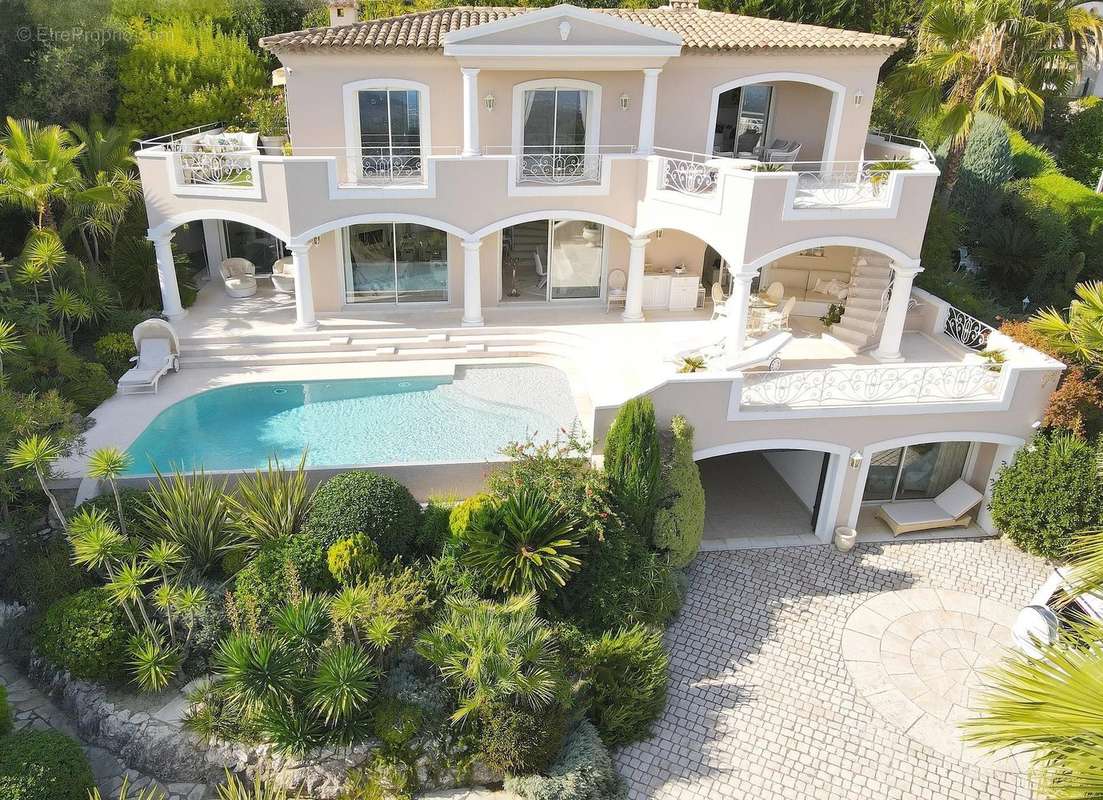 Maison à TOURRETTES-SUR-LOUP