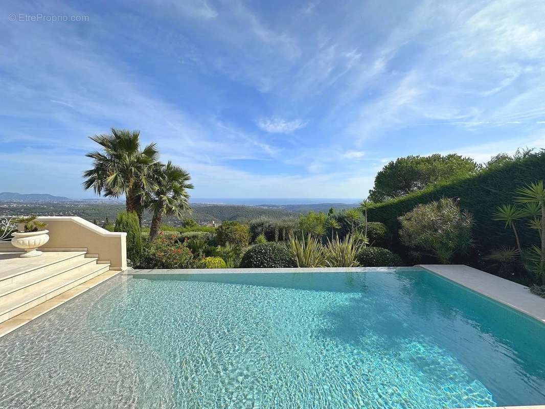 Maison à TOURRETTES-SUR-LOUP